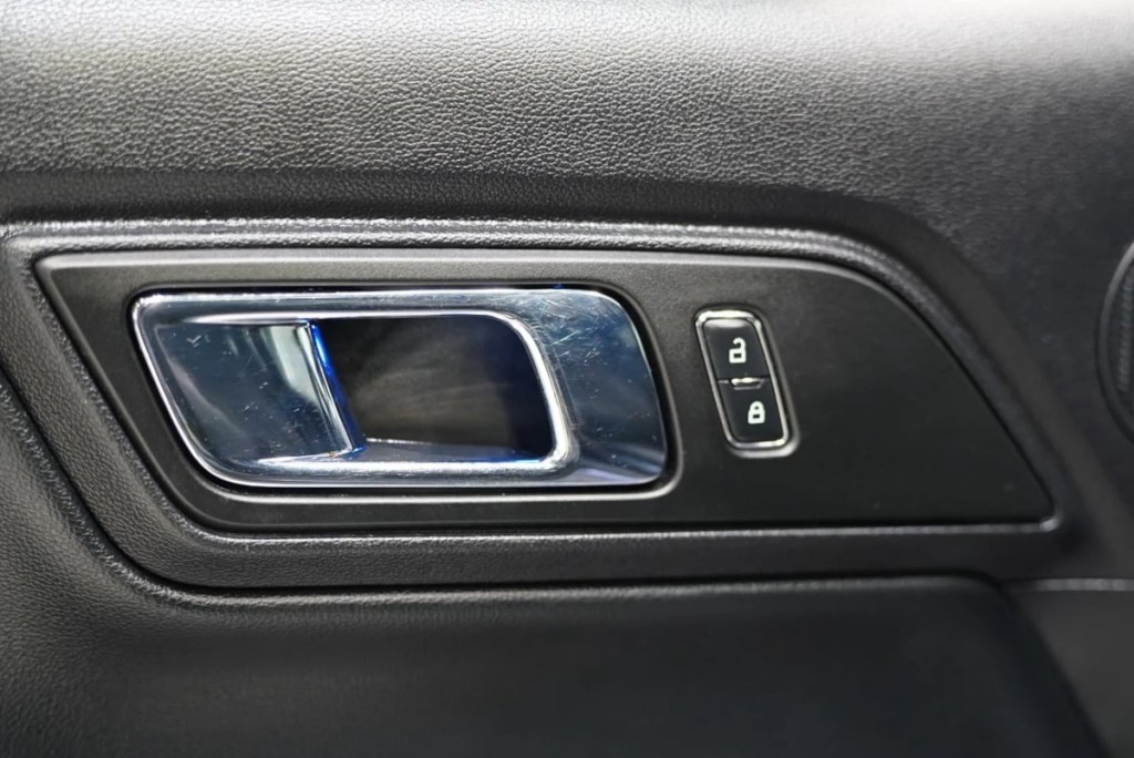 2015 Ford Mustang Image 17