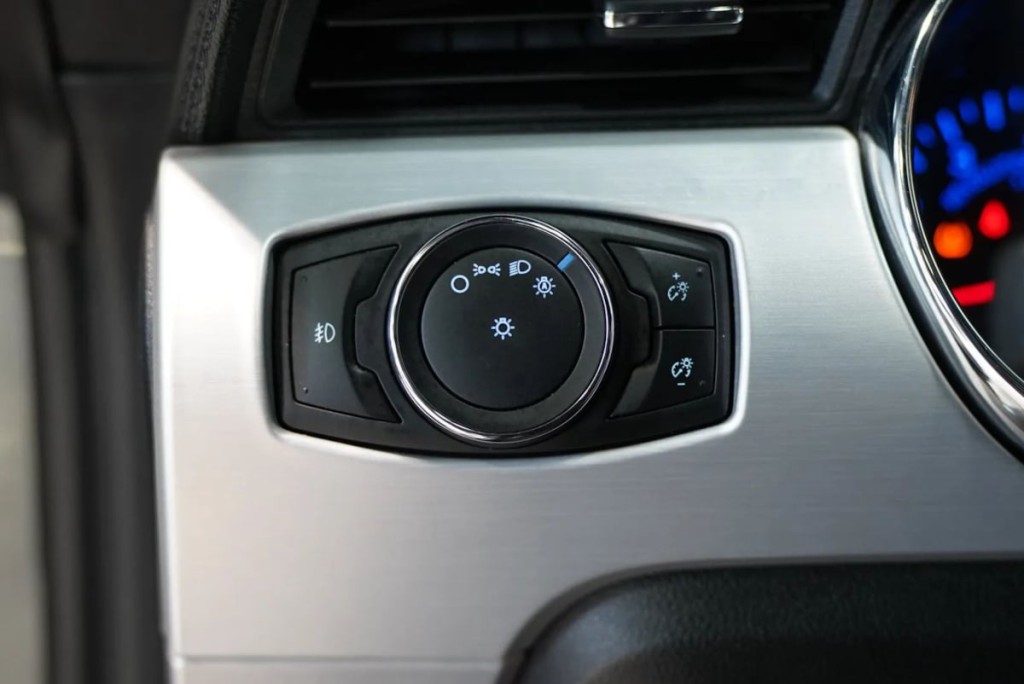 2015 Ford Mustang Image 19