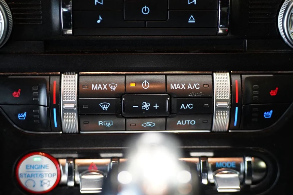 2015 Ford Mustang Image 28
