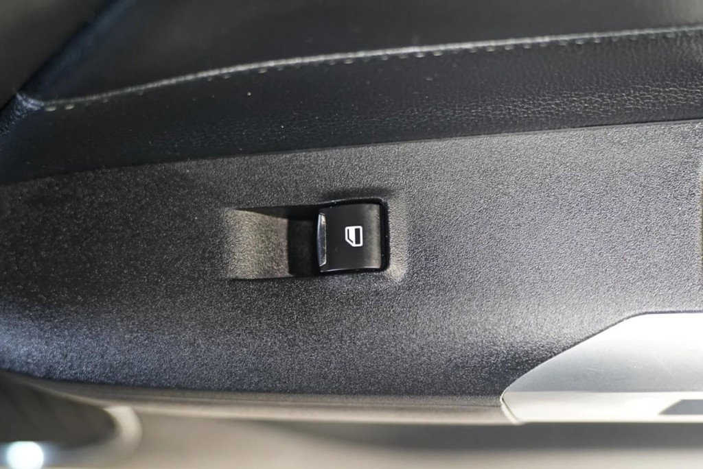 2015 Ford Mustang Image 37