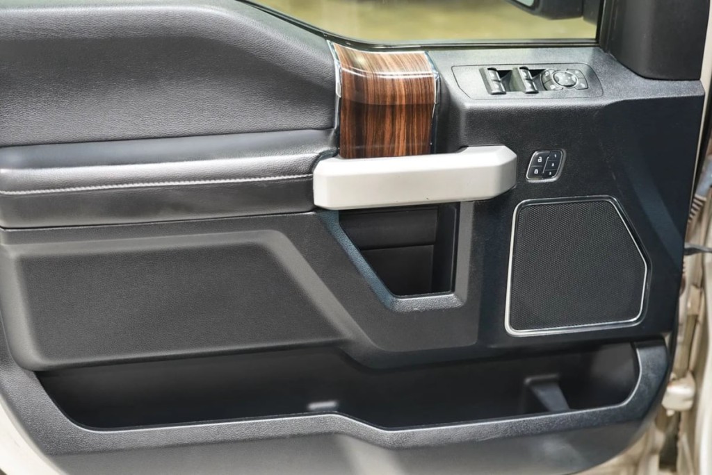 2017 Ford F-150 Image 25