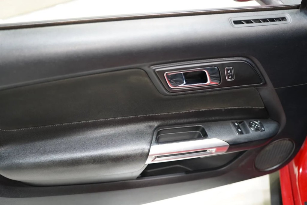 2015 Ford Mustang Image 12