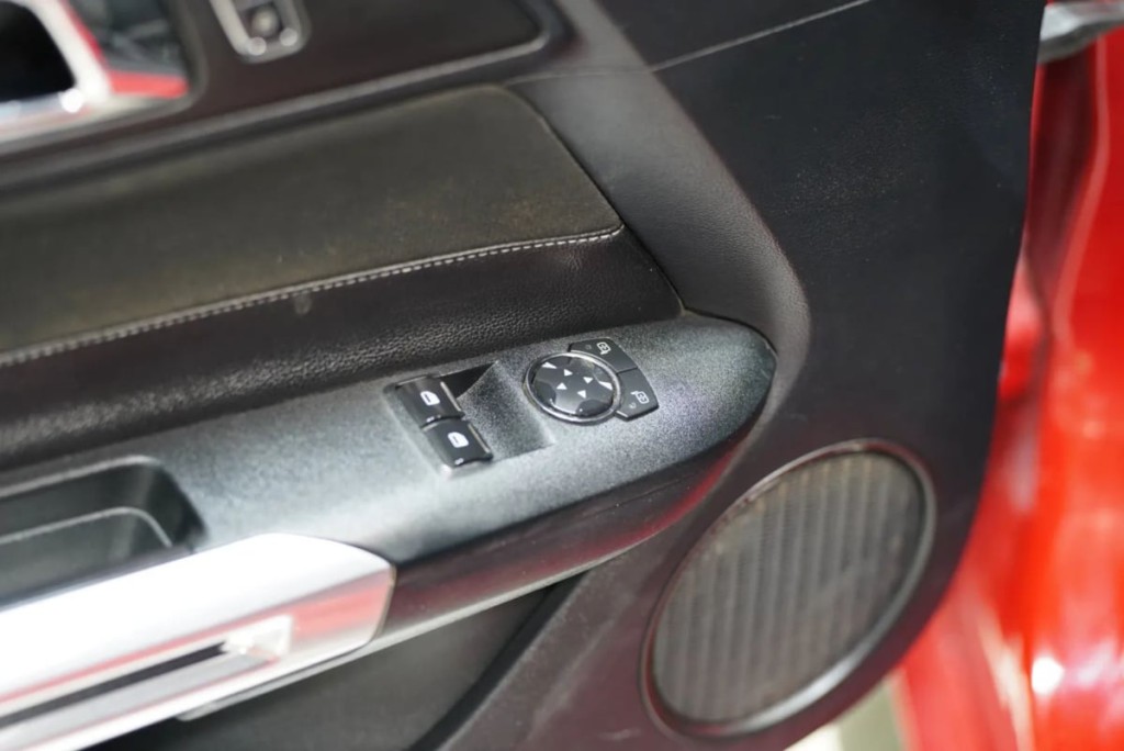 2015 Ford Mustang Image 14