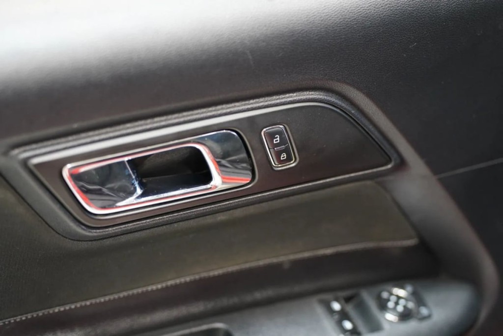 2015 Ford Mustang Image 20