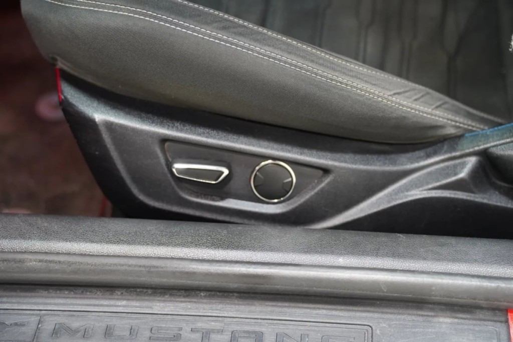 2015 Ford Mustang Image 23
