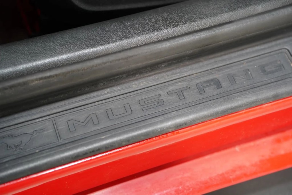 2015 Ford Mustang Image 24