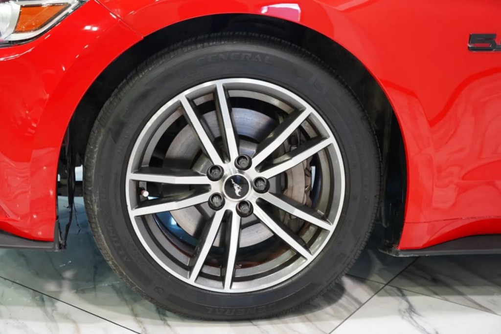 2015 Ford Mustang Image 25