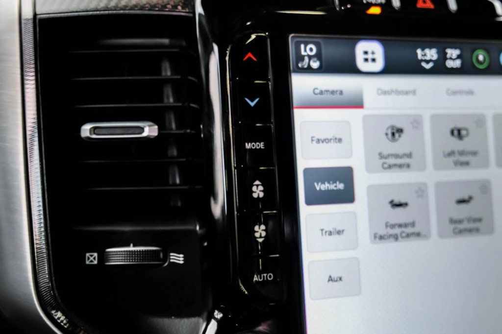 2022 RAM 1500 Image 37