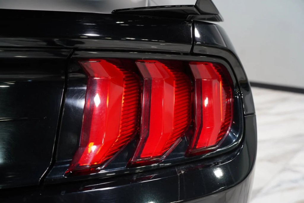 2018 Ford Mustang Image 17