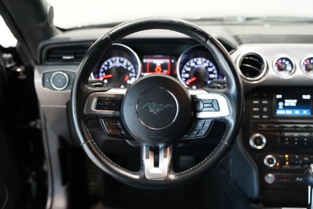 2018 Ford Mustang Image 36