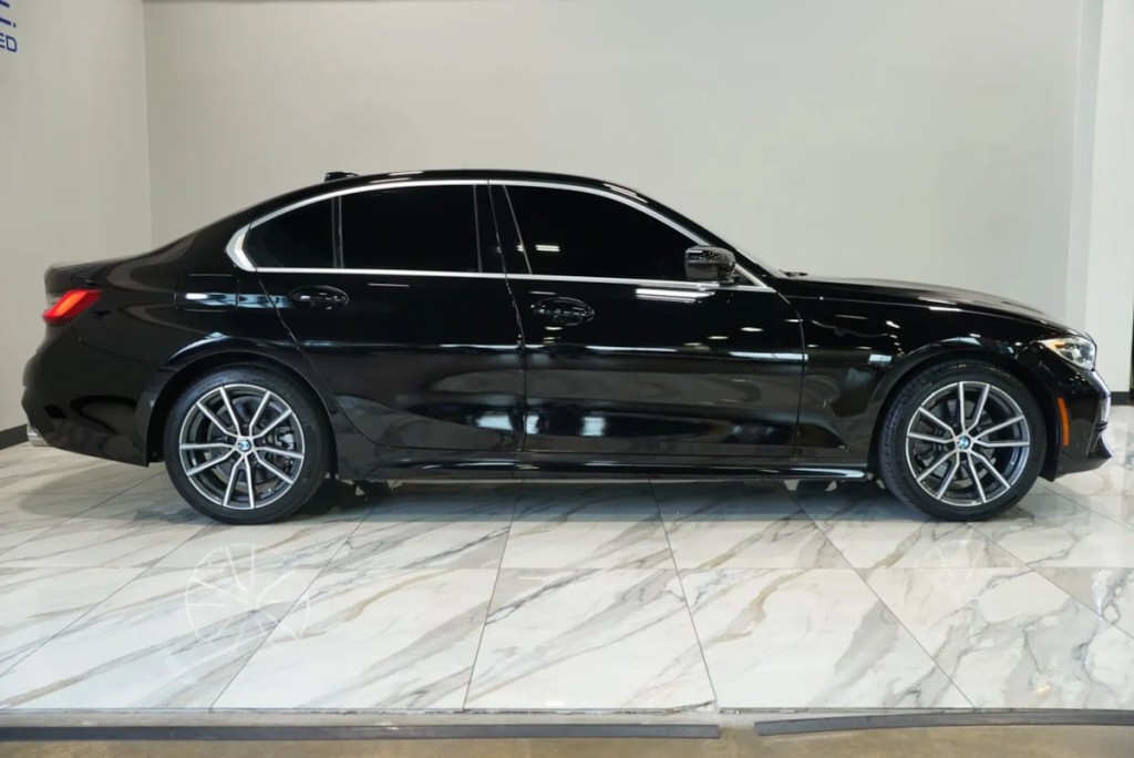 2019 BMW 3 Series Image 9