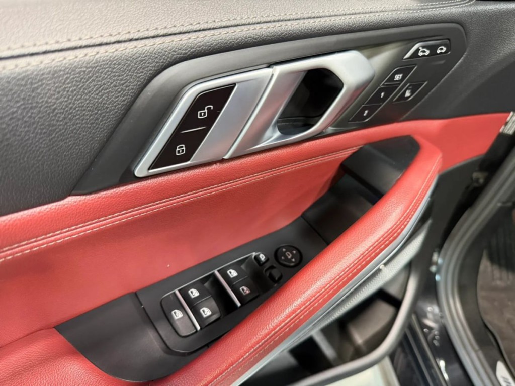 2021 BMW X6 Image 14