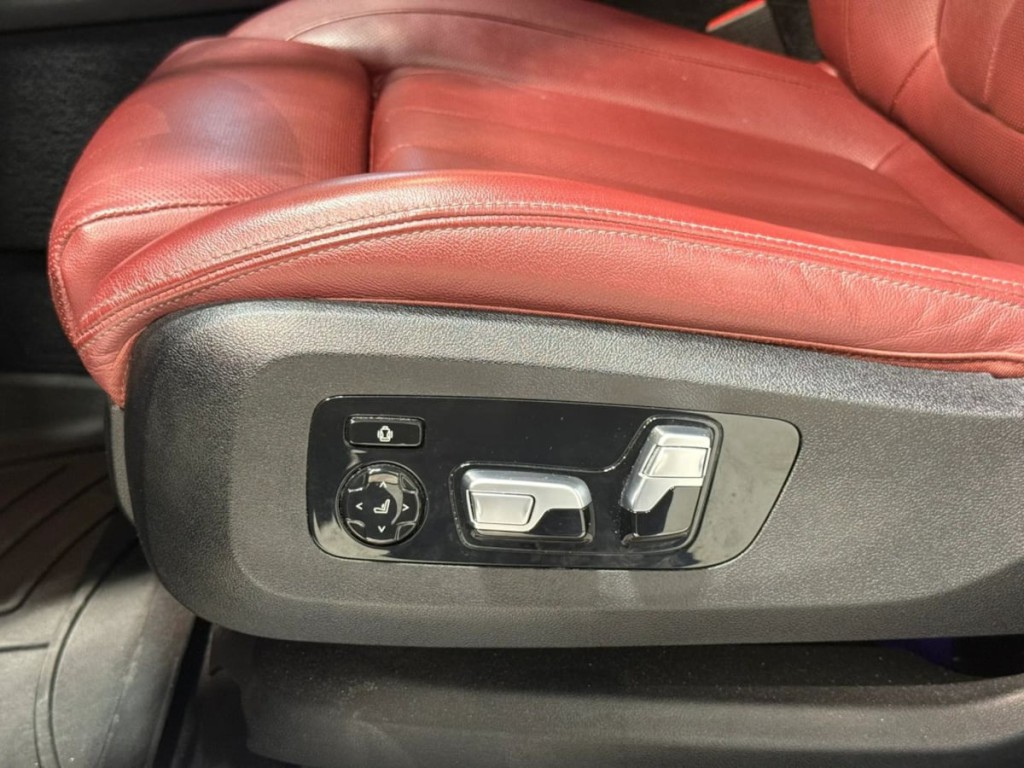 2021 BMW X6 Image 17