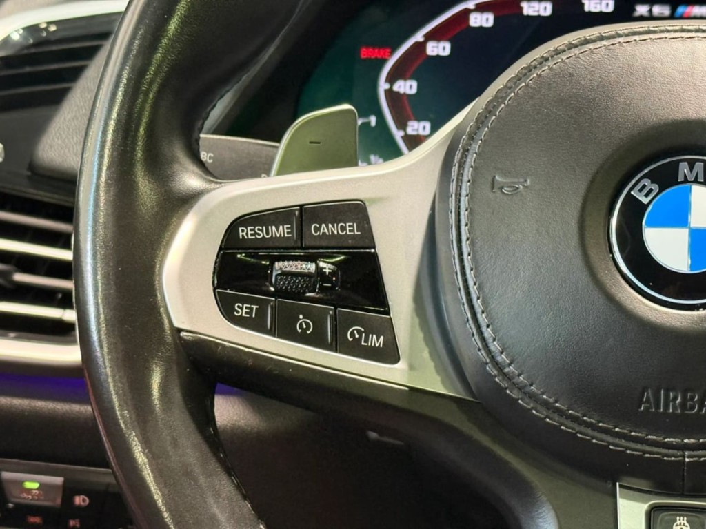 2021 BMW X6 Image 30