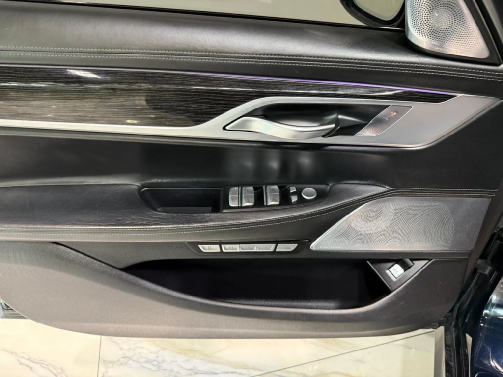 2017 BMW 7 Series Image 10