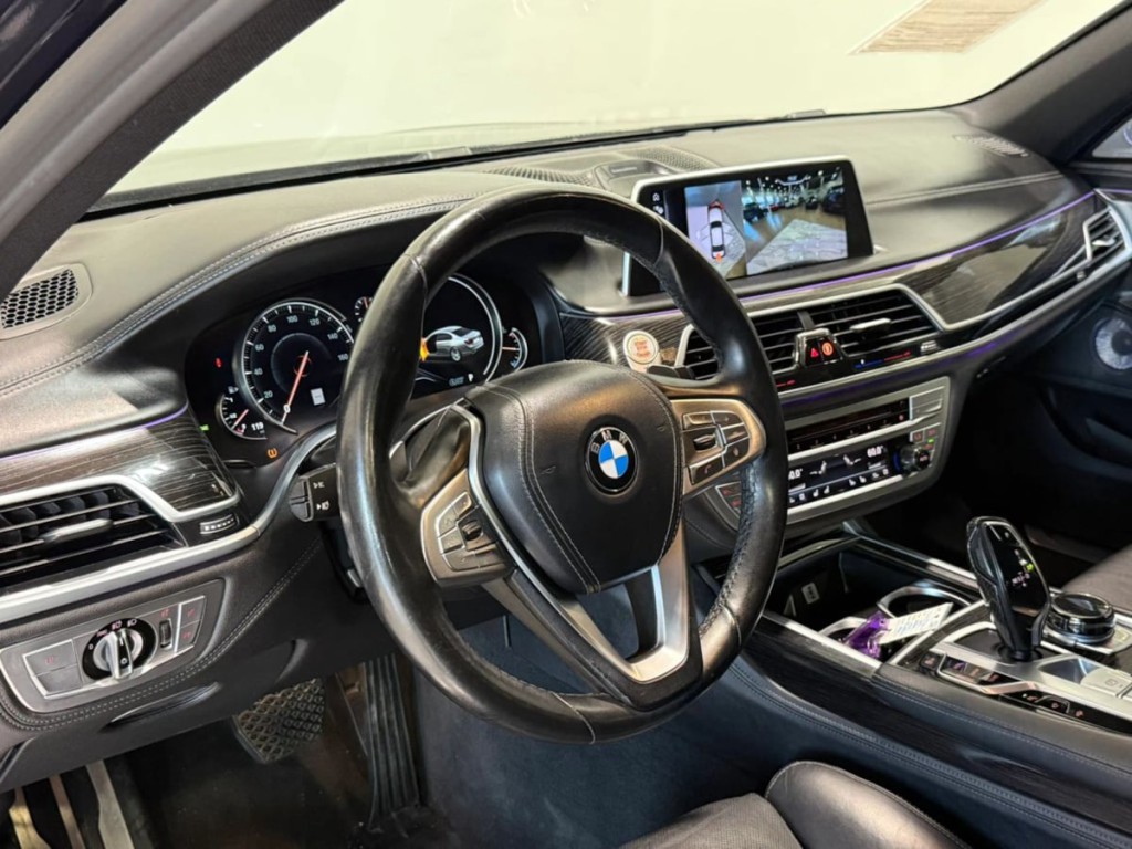 2017 BMW 7 Series Image 12