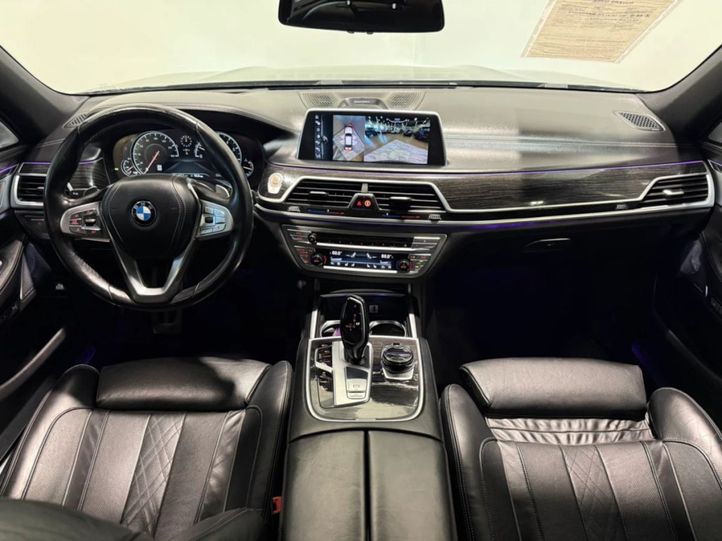 2017 BMW 7 Series Image 13