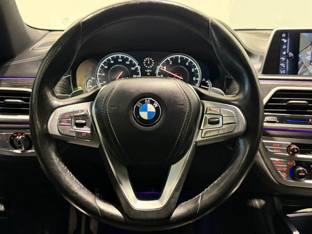 2017 BMW 7 Series Image 14