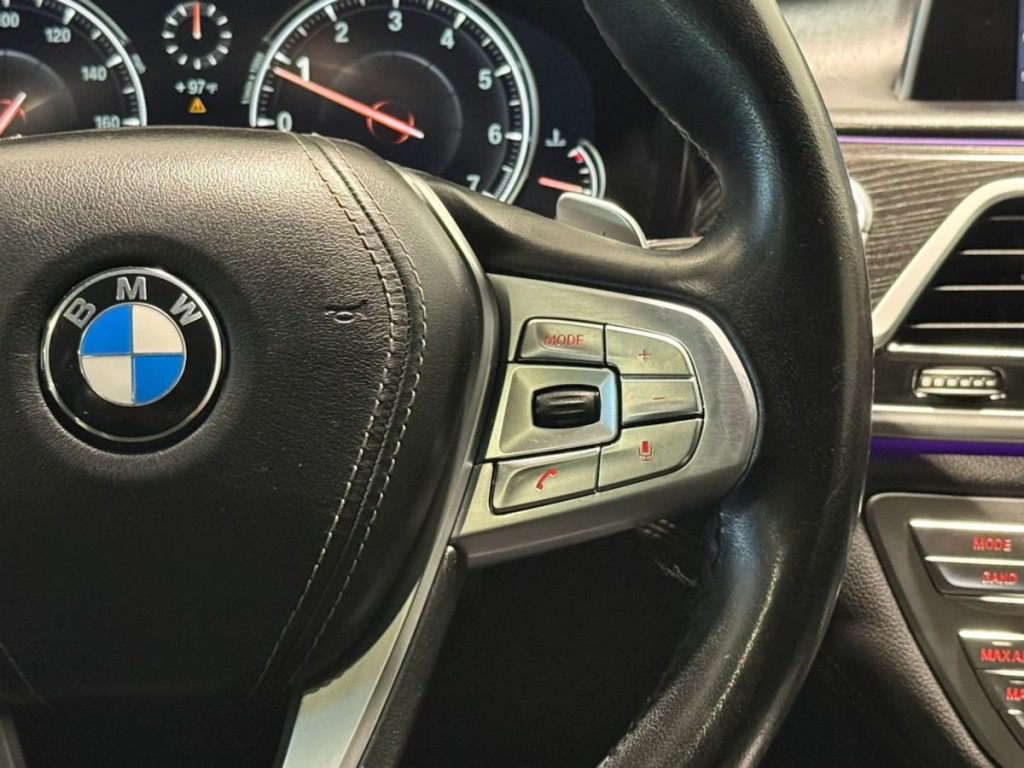 2017 BMW 7 Series Image 16
