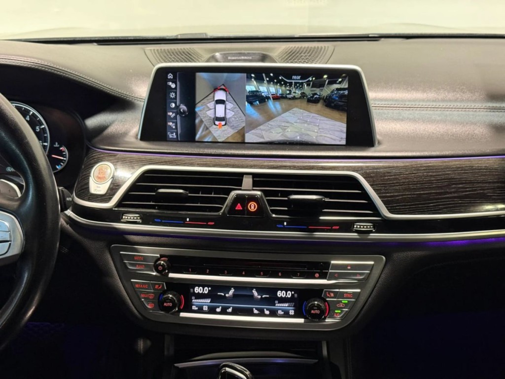 2017 BMW 7 Series Image 19