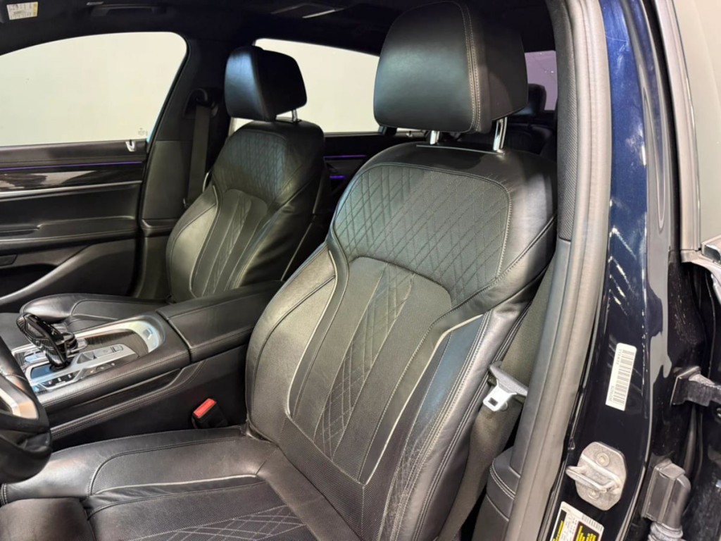 2017 BMW 7 Series Image 21