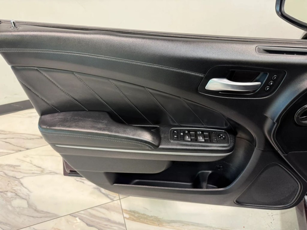 2020 Dodge Charger Image 12