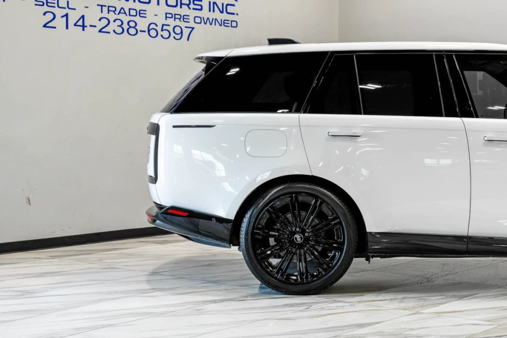 2023 Land Rover Range Rover Image 10