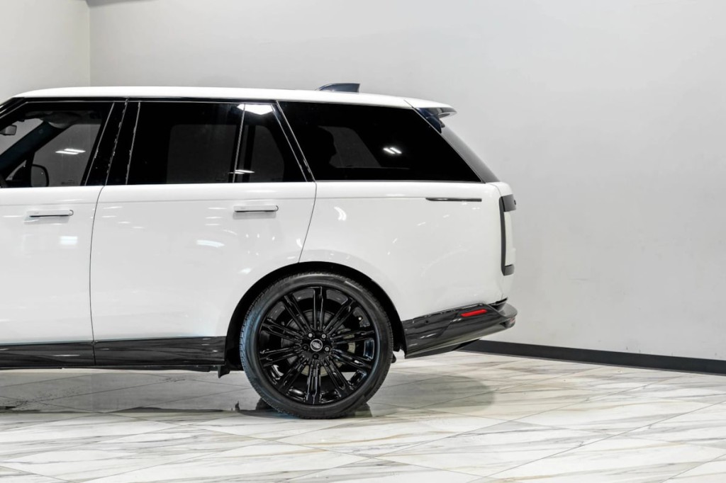 2023 Land Rover Range Rover Image 17