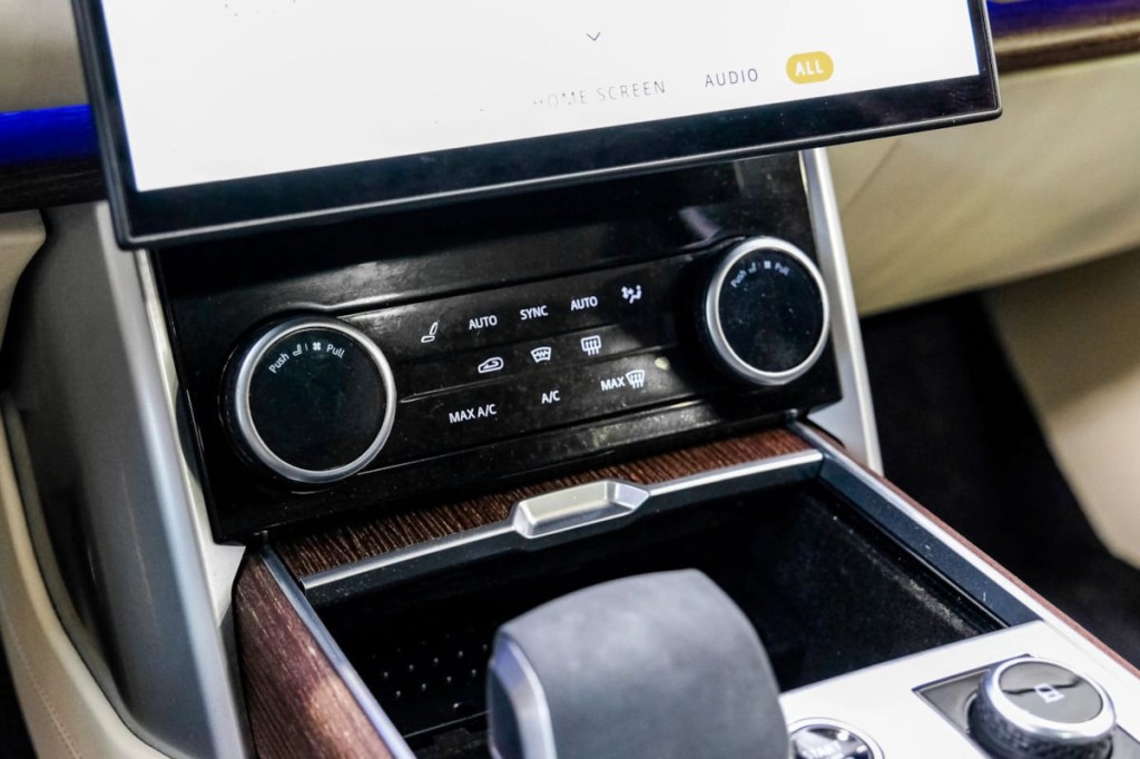 2023 Land Rover Range Rover Image 34