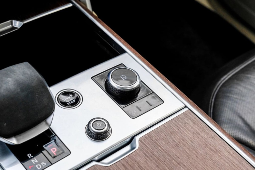 2023 Land Rover Range Rover Image 37