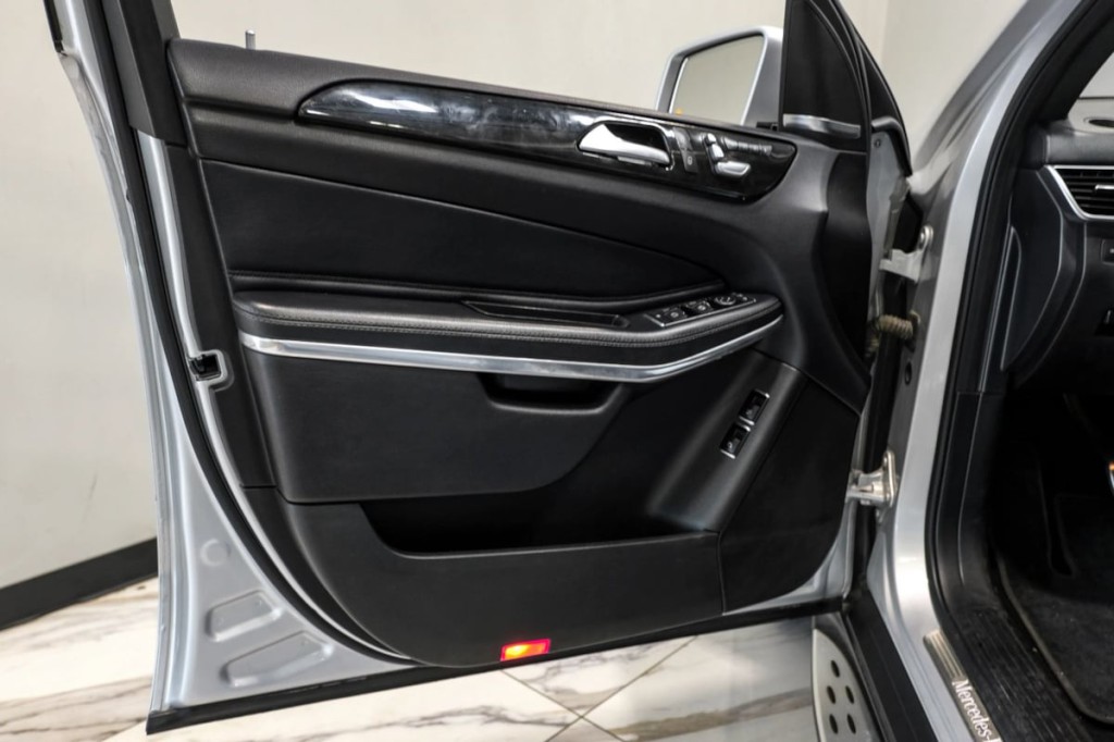 2017 Mercedes-Benz GLS-Class Image 44