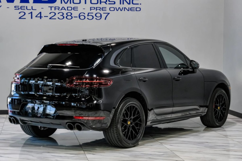 2017 Porsche Macan Image 10