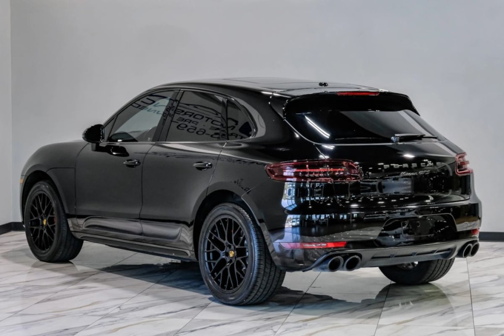 2017 Porsche Macan Image 12