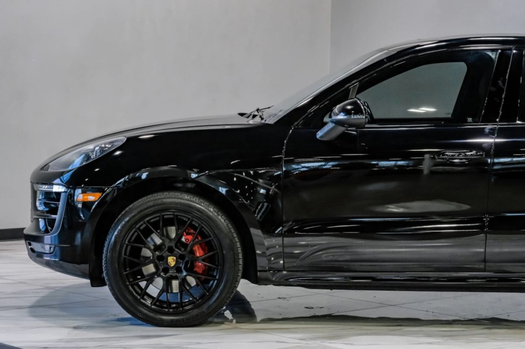 2017 Porsche Macan Image 14