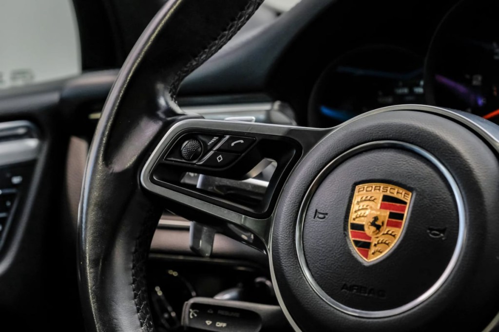 2017 Porsche Macan Image 20