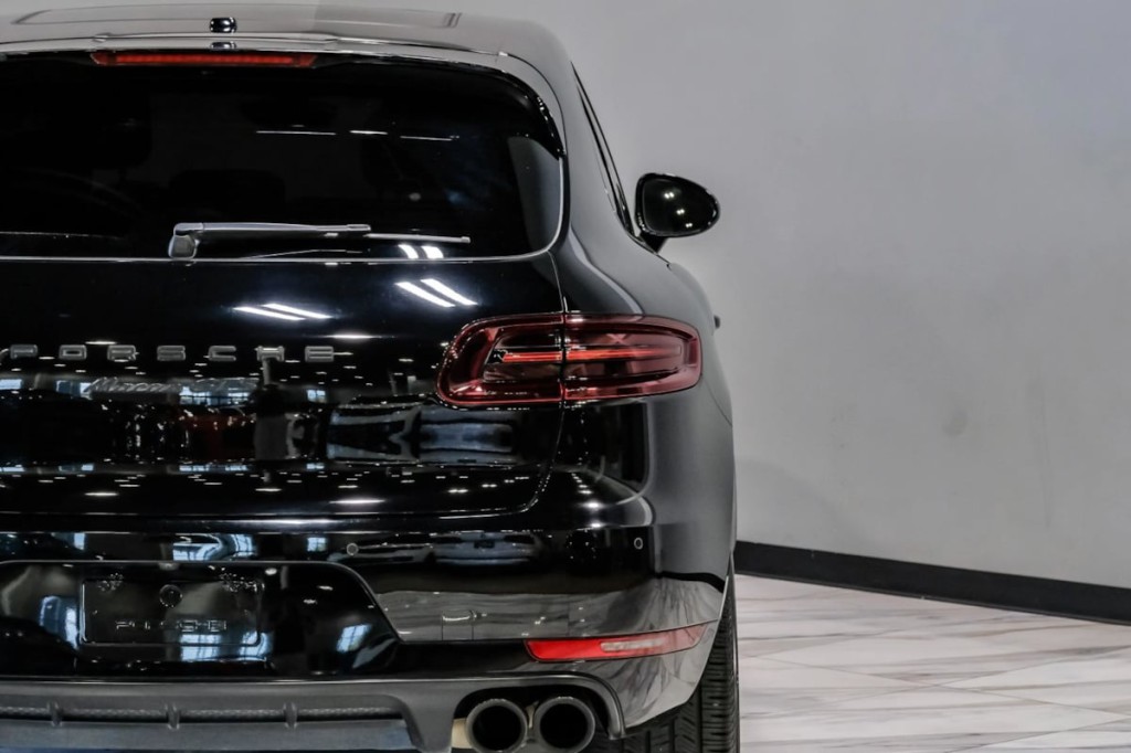 2017 Porsche Macan Image 49