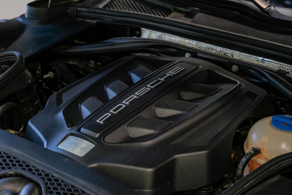 2017 Porsche Macan Image 53