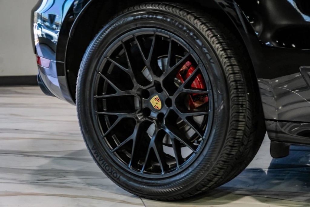 2017 Porsche Macan Image 57