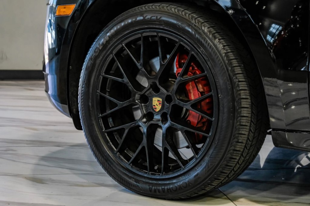2017 Porsche Macan Image 59