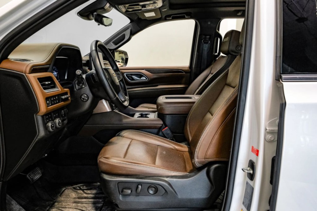 2024 Chevrolet Suburban Image 6