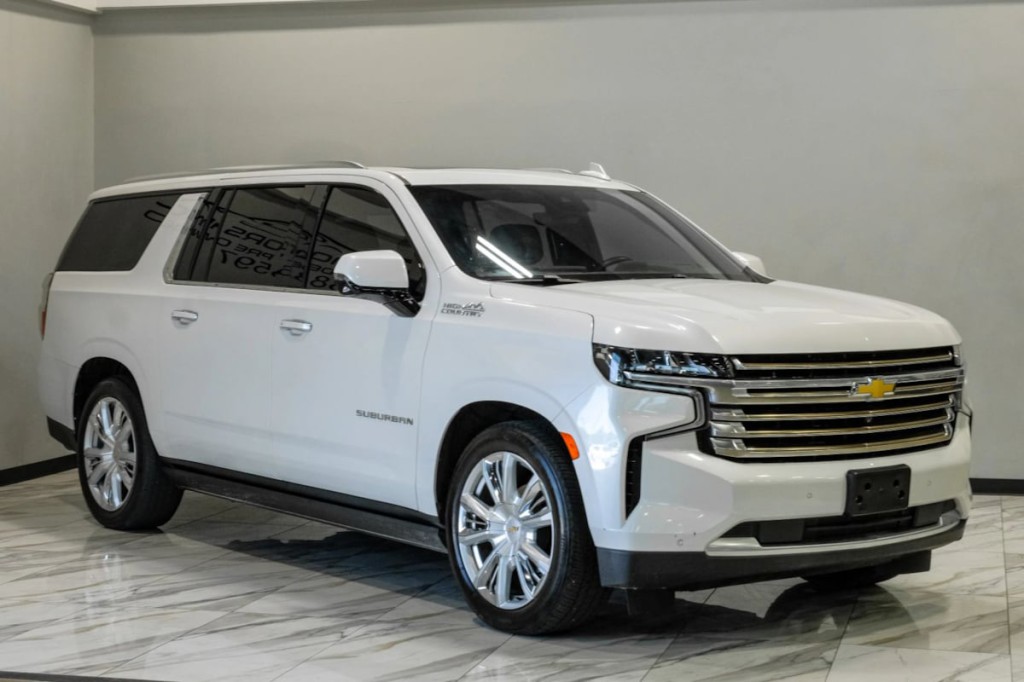 2024 Chevrolet Suburban Image 8