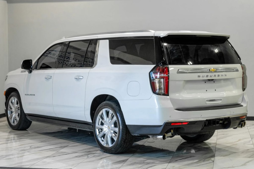 2024 Chevrolet Suburban Image 12