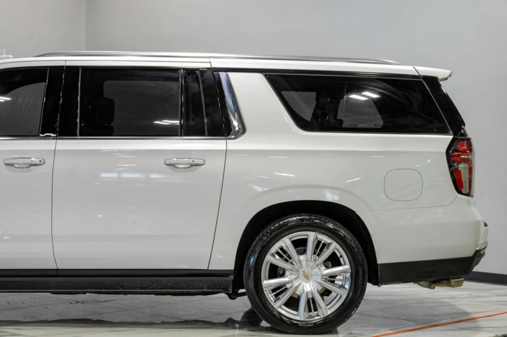 2024 Chevrolet Suburban Image 15