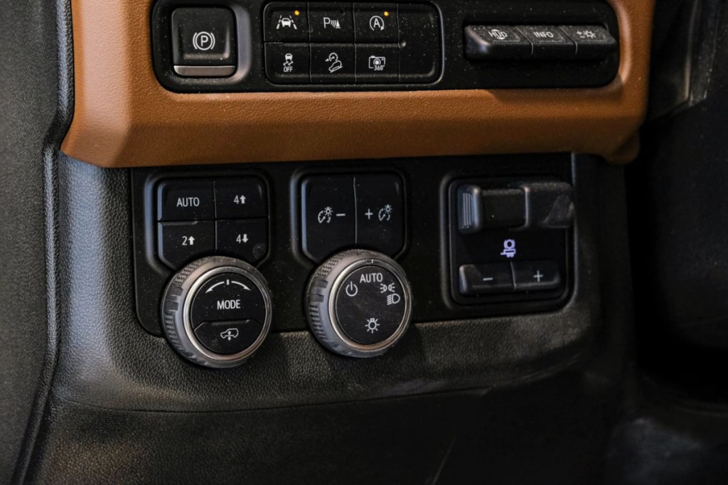 2024 Chevrolet Suburban Image 28