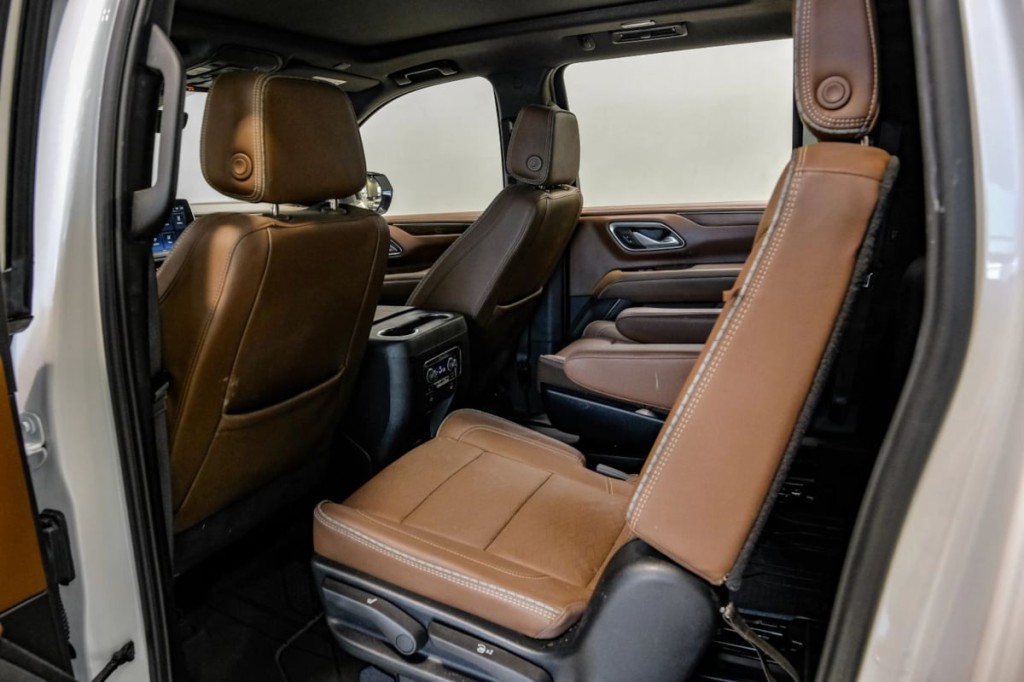 2024 Chevrolet Suburban Image 37