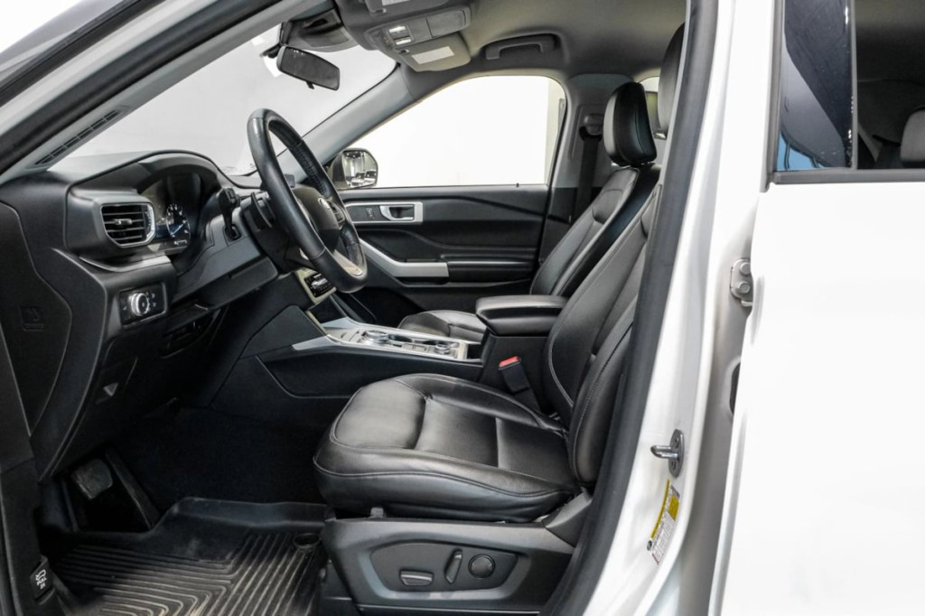 2020 Ford Explorer Image 6