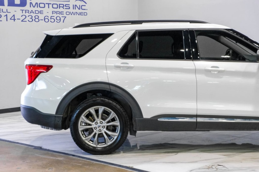 2020 Ford Explorer Image 16