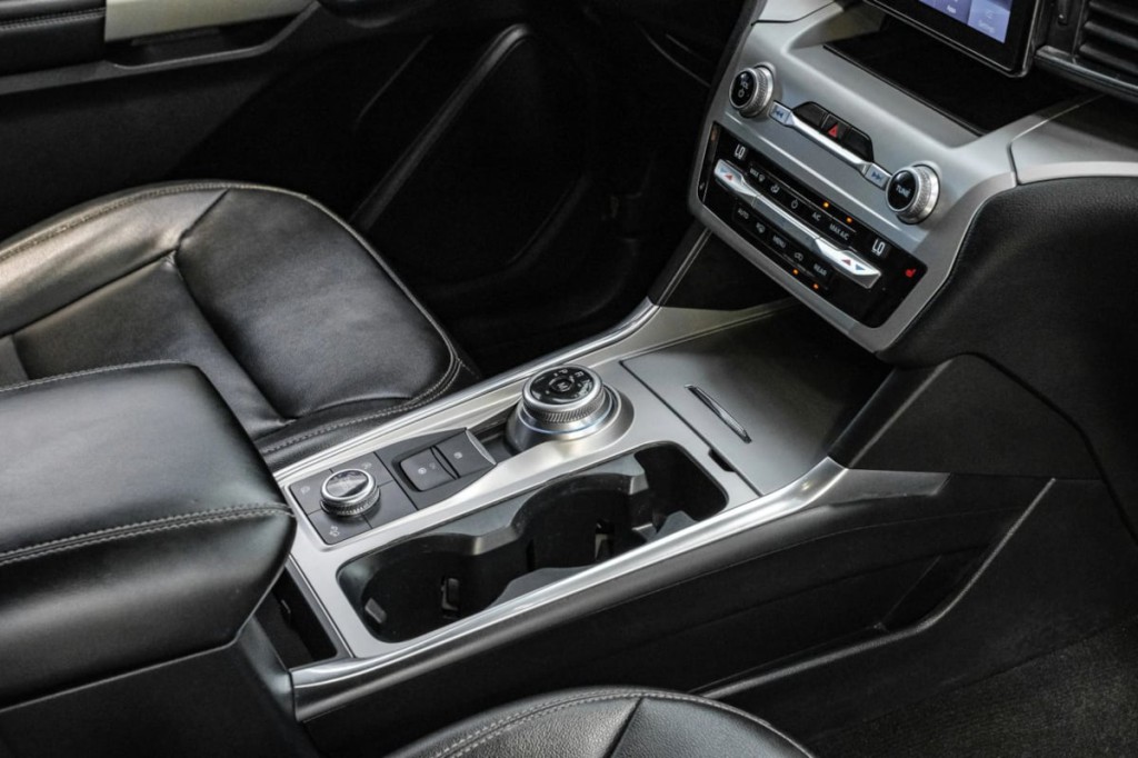 2020 Ford Explorer Image 28