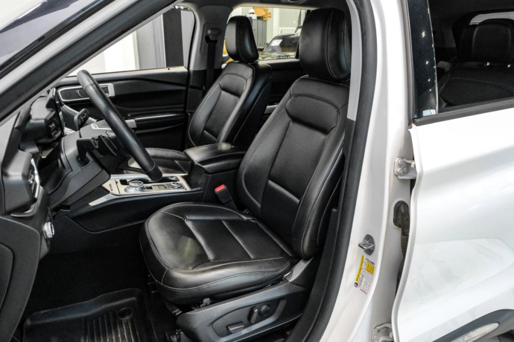 2020 Ford Explorer Image 36
