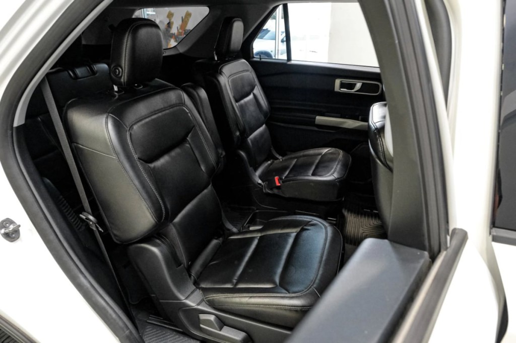 2020 Ford Explorer Image 39